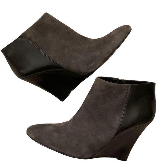 Ann Taylor Black &‎ Gray Leather Suede Pointed Toe Wedge Booties Boots size 9 - Picture 1 of 8